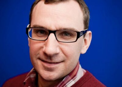 Dr. Simon Akerman