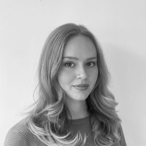 West Isobel – Headshot
